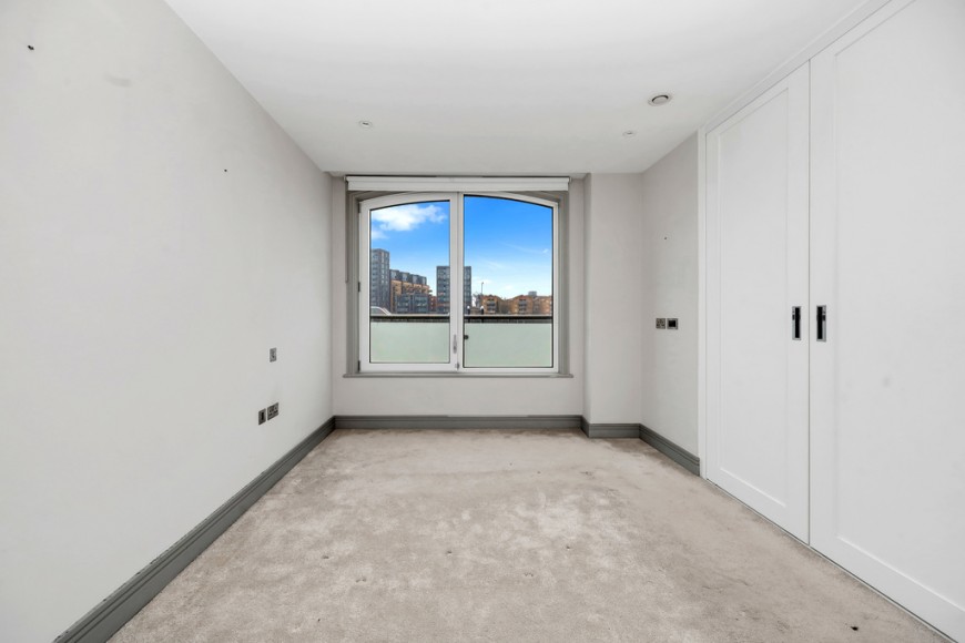 Clove Hitch Quay, SW11