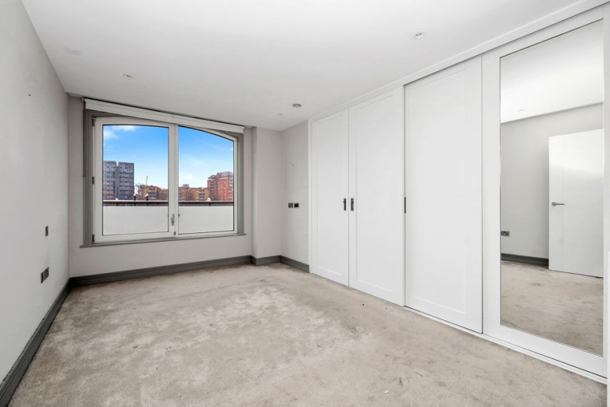 Clove Hitch Quay, SW11