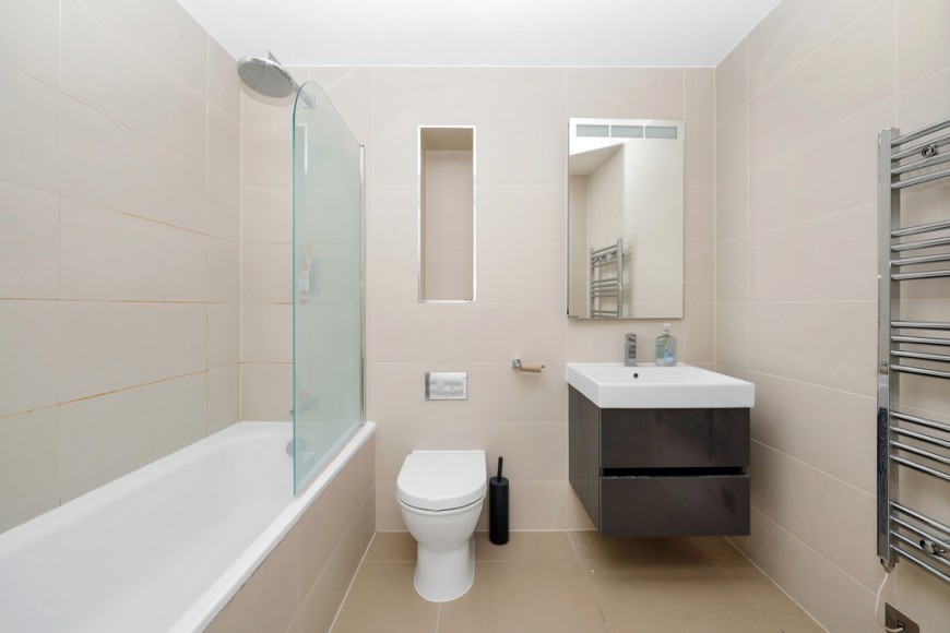 Clove Hitch Quay, SW11